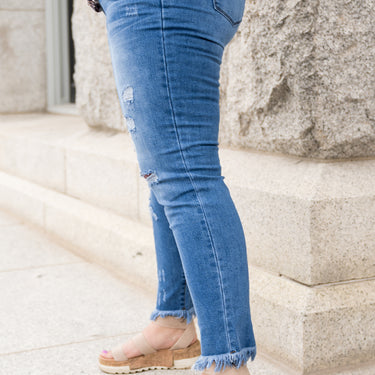 Plus Size Frayed Hem Distressed Skinny Jeans - LXM Fashion 